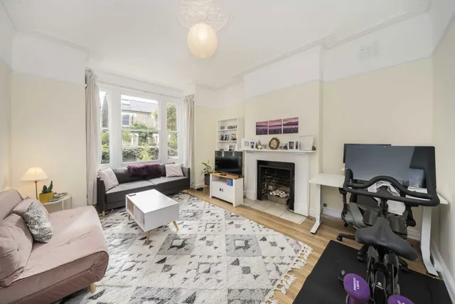 Sistova Road, SW12, photo 2