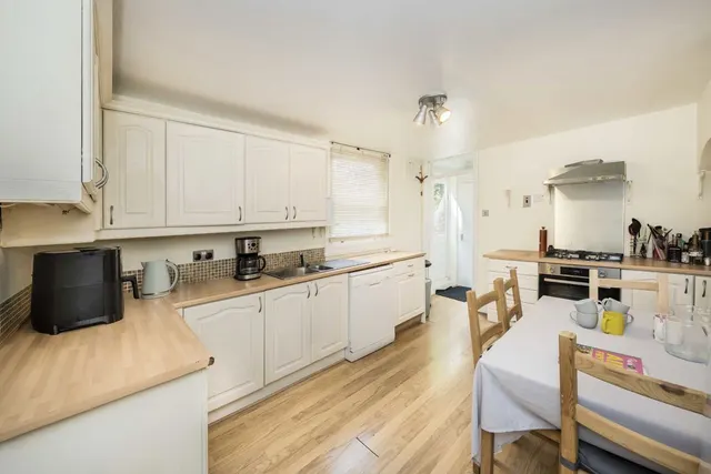 Sistova Road, SW12, photo 3