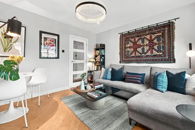 Moreton Place, London, SW1V, photo 1