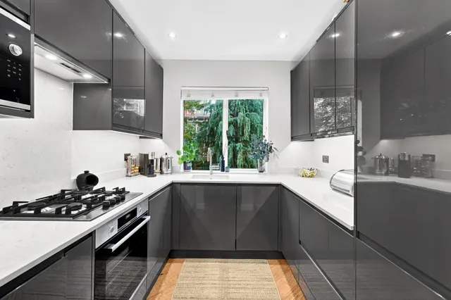 Moreton Place, London, SW1V, photo 2