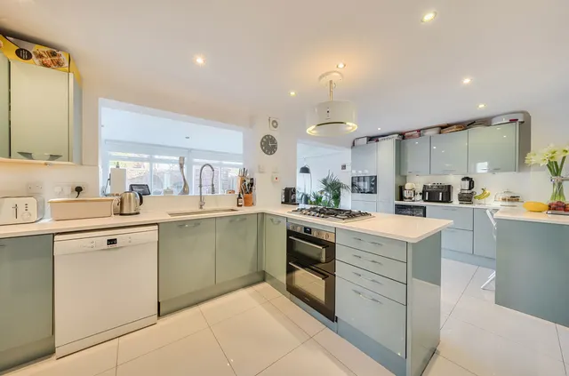 Photo 3 — Prunus Close, West End, Woking, Surrey, GU24 9NU