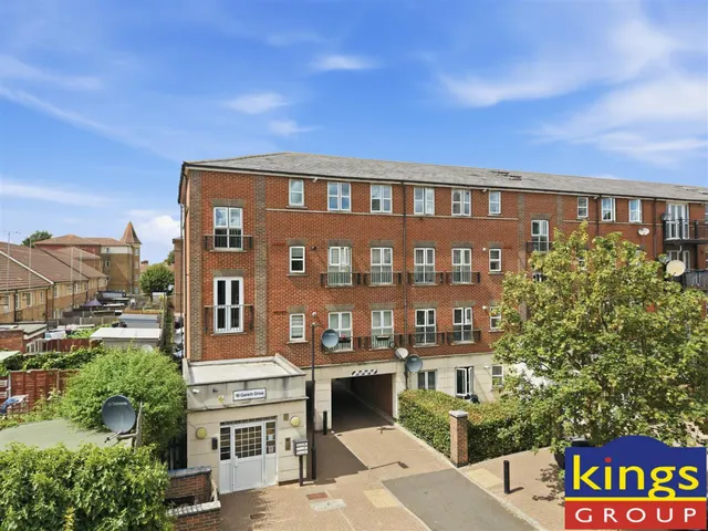 Gareth Drive, Edmonton, N9, photo 1