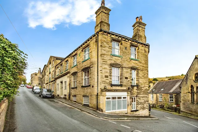 New Road, Luddendenfoot, HALIFAX, photo 1