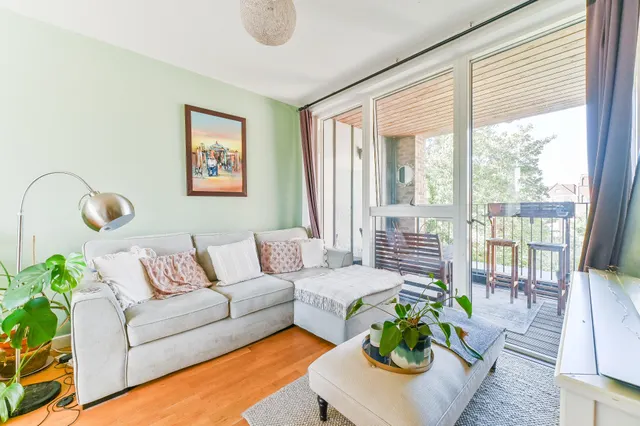 Photo 2 — Flat 10, Lennard Lodge, 19 Lennard Road, Croydon