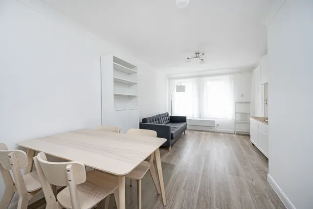 39 Back Church Lane, London, photo 1