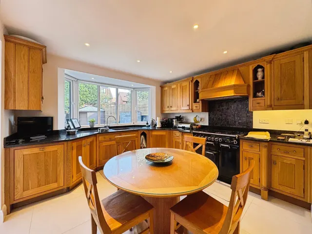 The Grove, Edgware, HA8, photo 3