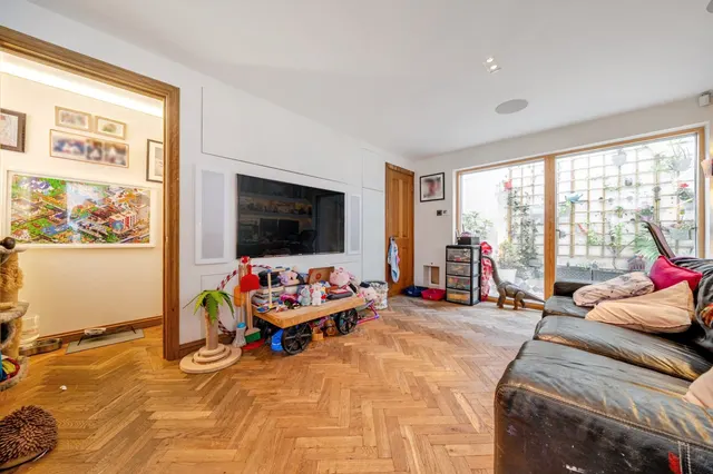 Trafalgar Road, London, SE10, photo 3
