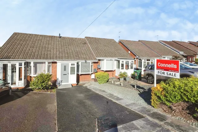 Perry Park Road, Rowley Regis, photo 1