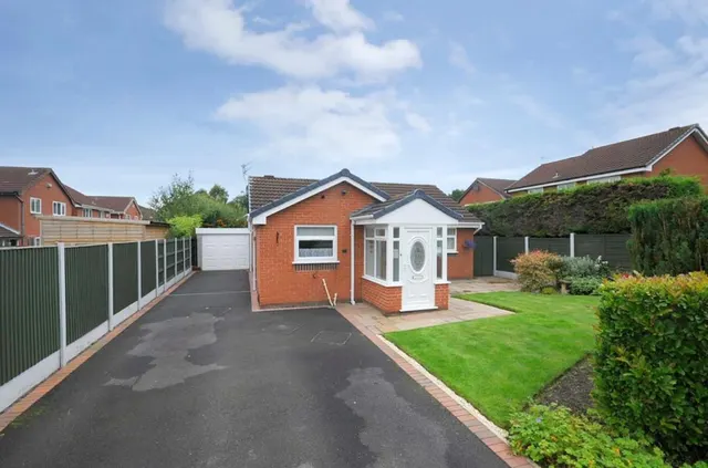 Dunley Close, Birchwood, Warrington, Warrington, WA3 6UH, photo 1