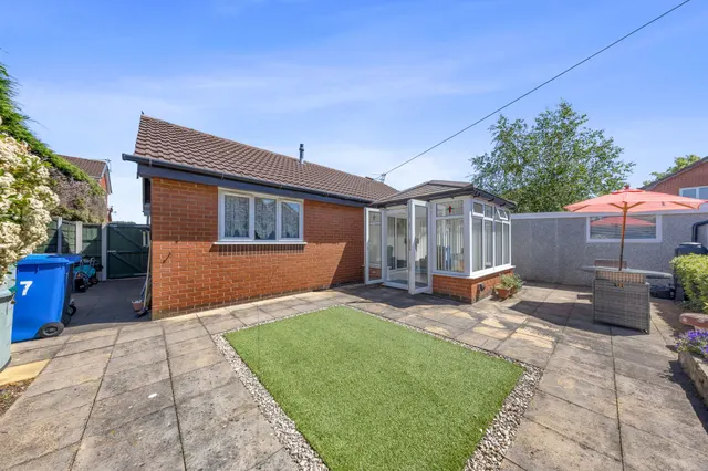 Photo 2 — Dunley Close, Birchwood, Warrington, Warrington, WA3 6UH