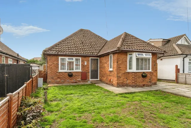 Saughall Road, Blacon, Chester, photo 1