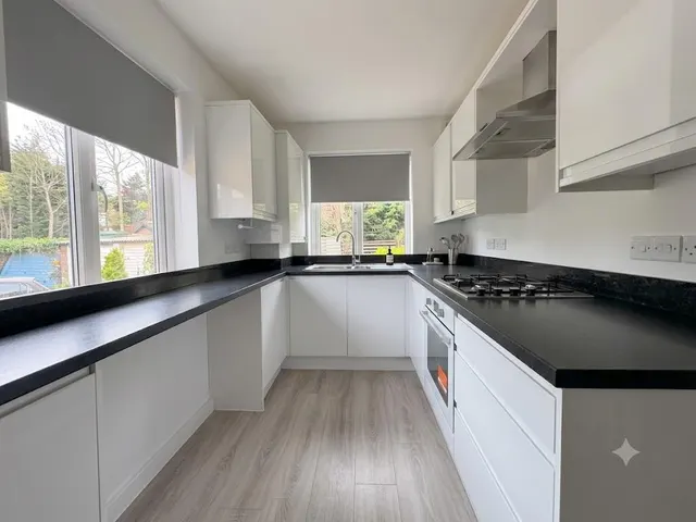 Photo 3 — Daws Lane, Mill Hill, NW7, Mill Hill