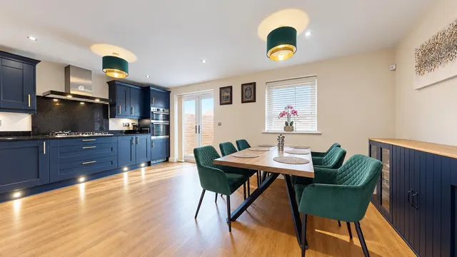Cranwell Crescent, Eaton Leys, photo 3