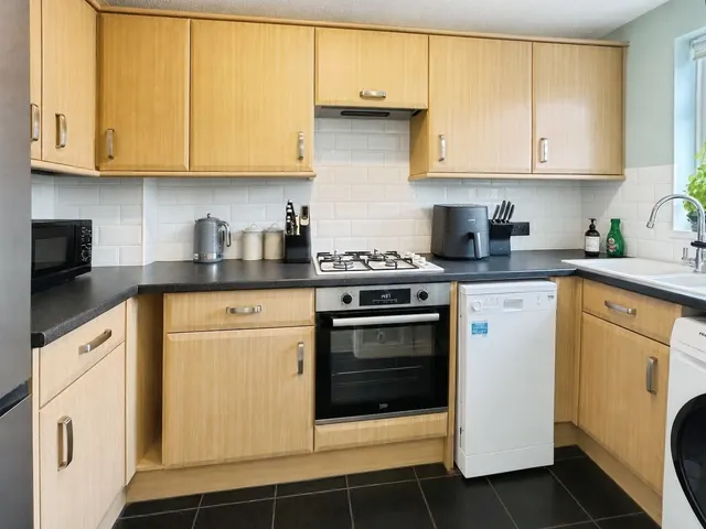 Photo 3 — Isis Way, Sandhurst, Berkshire, GU47 9RB
