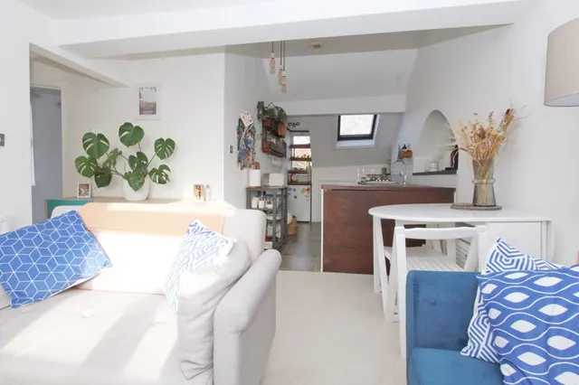 Photo 3 — 148 Springfield Road, Brighton BN1 6DG