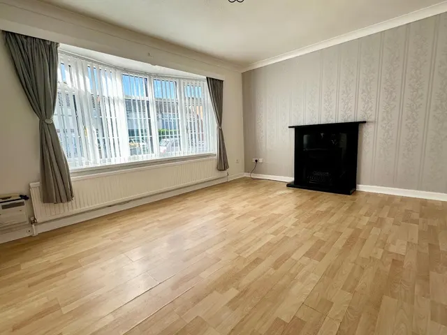 Carmont Court, South Shore, FY4, photo 2