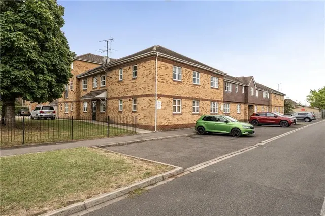 Cannon Gate, Slough, SL2, photo 1