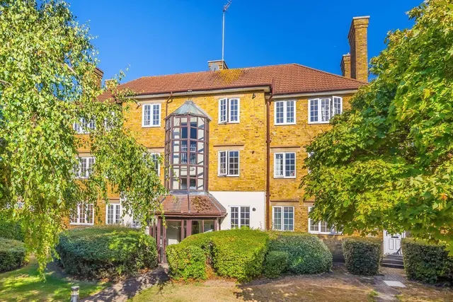 Frogmore, SW18, photo 1