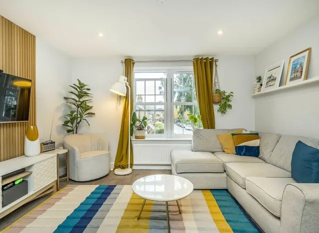 Photo 2 — Villiers Road, Kingston Upon Thames, KT1