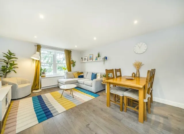 Photo 3 — Villiers Road, Kingston Upon Thames, KT1