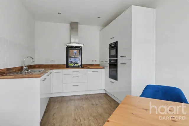 Emmeline Avenue, Swanscombe, DA10, photo 2