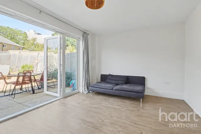 Emmeline Avenue, Swanscombe, DA10, photo 3