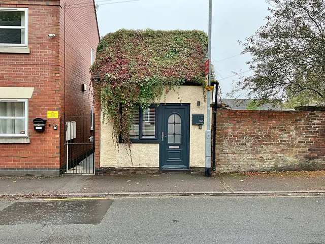 Queen Street, Cheadle, ST10, photo 1
