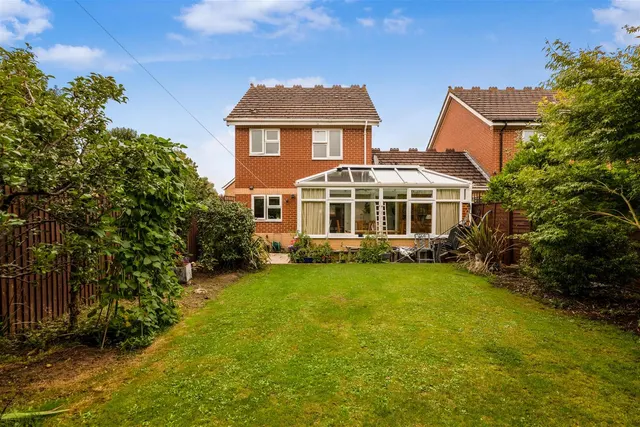 Photo 2 — Primrose Copse, Horsham, West Sussex RH12 5PY