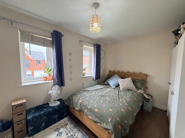 Over Ashberry, Altrincham, WA14, photo 3