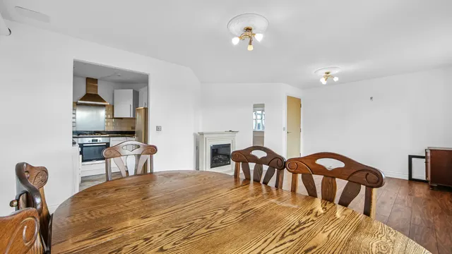 Gillian Crescent, Romford, RM2, photo 3