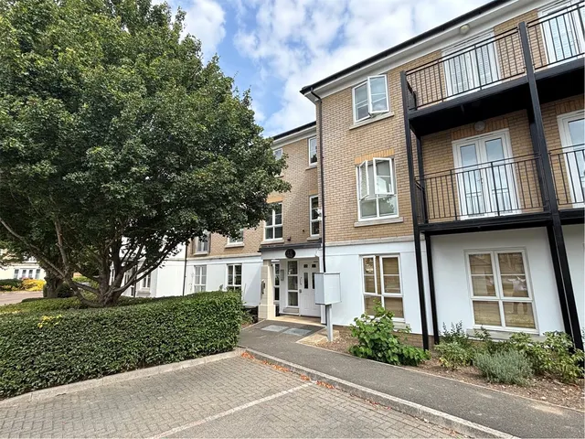 Tudor Way, Knaphill, GU21, photo 1