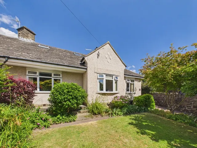 Priestthorpe Lane, Bingley, photo 1
