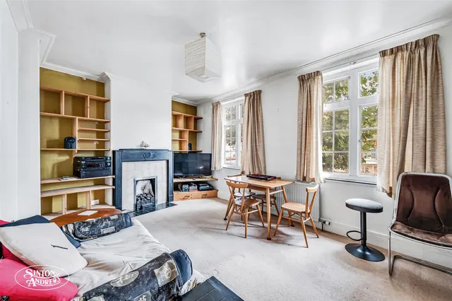 Northfield Avenue, Ealing, photo 2