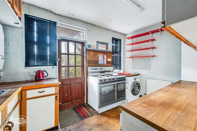 Northfield Avenue, Ealing, photo 3