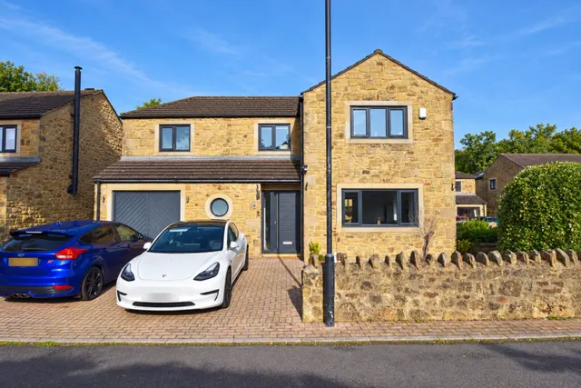 Haworth, Keighley, BD22, photo 1