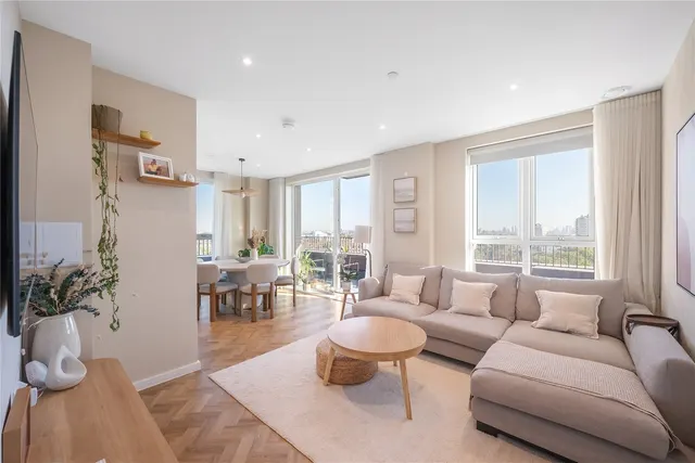 Photo 2 — 101 Azores House, Clarence Avenue, London, SW4