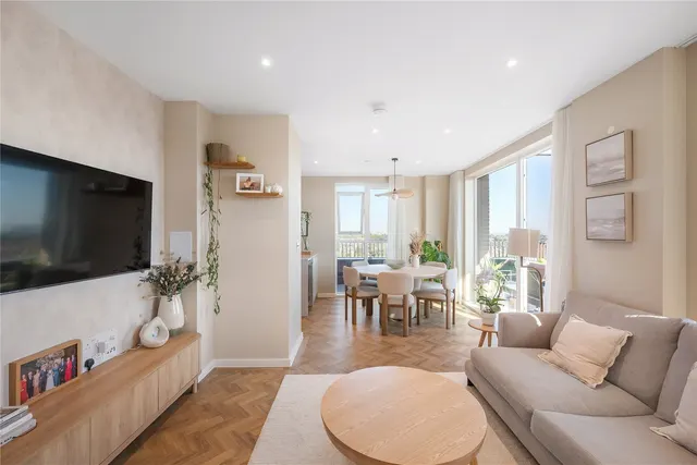 Photo 3 — 101 Azores House, Clarence Avenue, London, SW4