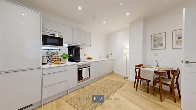 Borders Lane, Loughton, IG10, photo 2