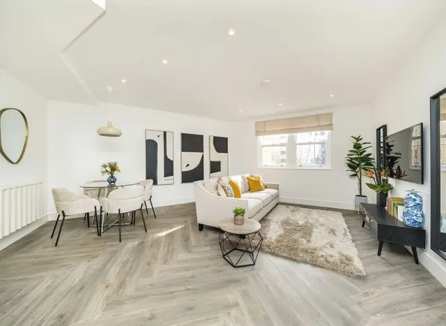 Photo 2 — Coral Row, Battersea, SW11