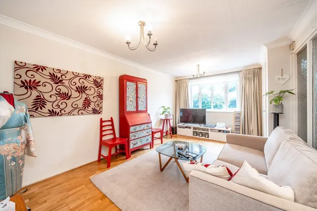 Sonning Gardens, TW12, photo 2