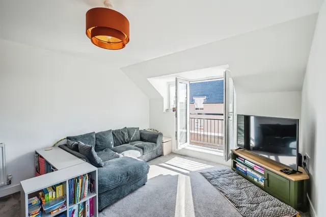 Newlands Place, Seaford, BN25, photo 2