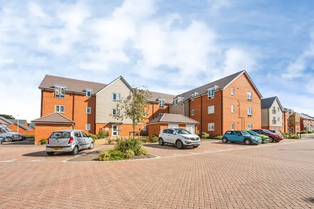 Newlands Place, Seaford, BN25, photo 1