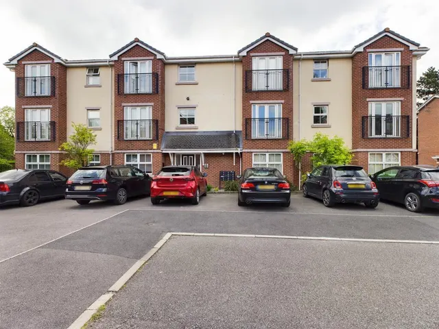 Planewood Gardens, Lowton, Warrington, WA3, photo 1