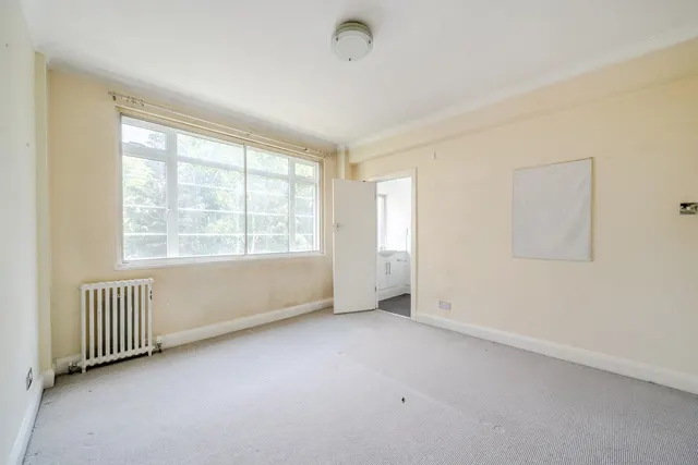 Balham High Road, Balham, SW17, photo 3