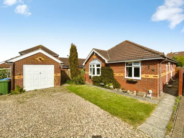 Hawthorn Close, Burstwick, HU12, photo 1