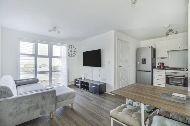 Morris Drive, Belvedere, DA17, photo 3