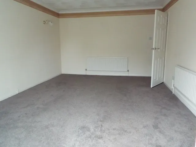 Maureen Close, Parkstone, BH12, photo 3