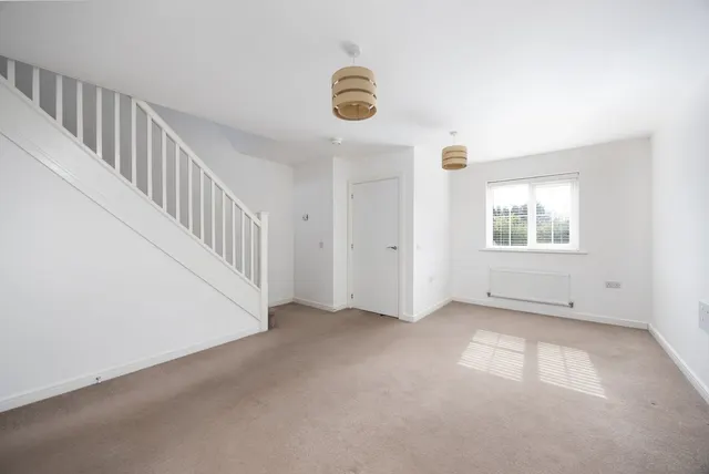 Sandown Crescent, Corsham, SN13, photo 3