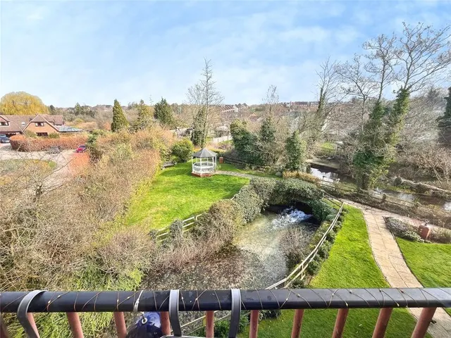 Overton, Basingstoke, RG25, photo 2