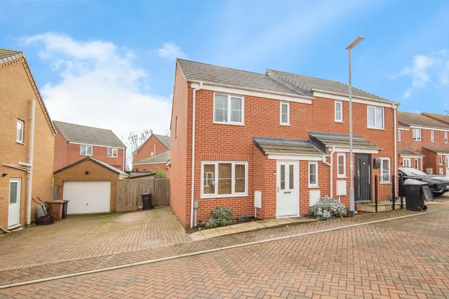 Hornbeam Close, Great Blakenham, Ipswich, photo 1
